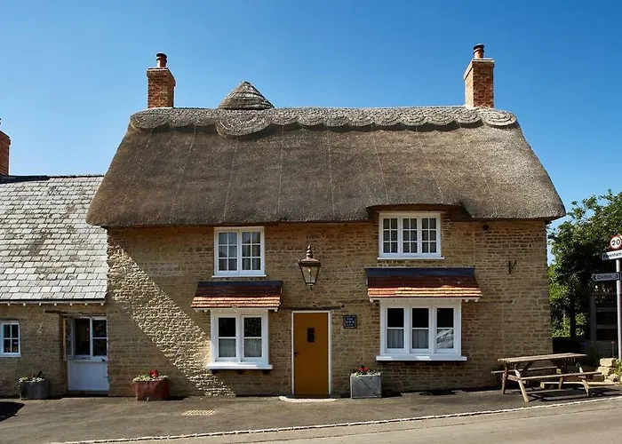 Dusk At The Sun Inn Felmersham