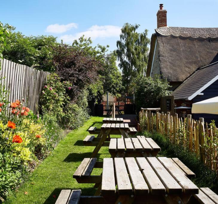 Dusk At The Sun Inn Felmersham Sharnbrook